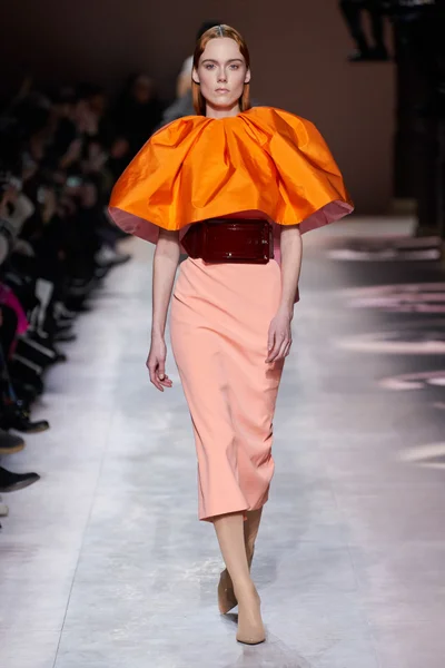 Look 4